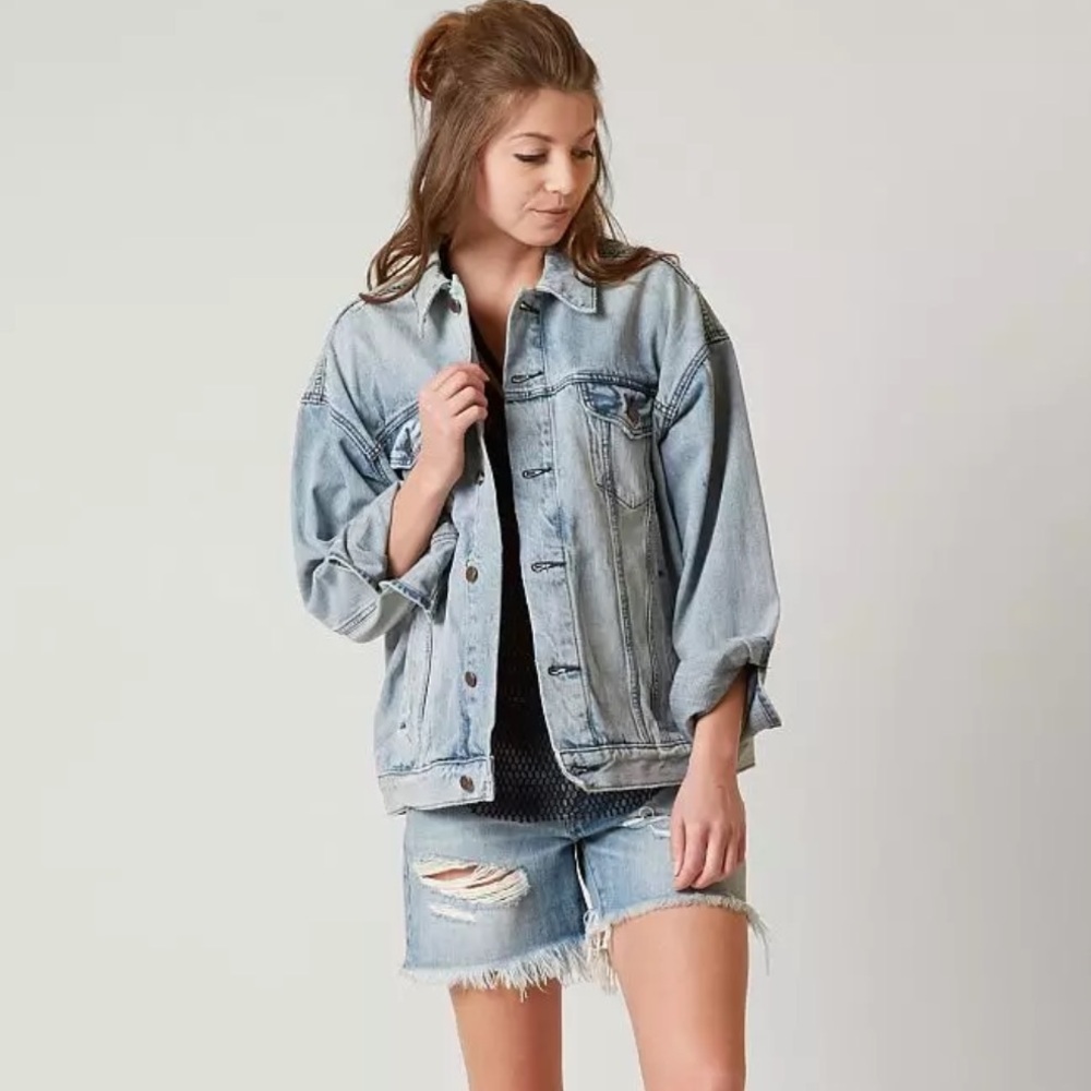 Free People Denim Trucker Jacket Button Front Womens XS Washed Blue - Picture 2 of 14